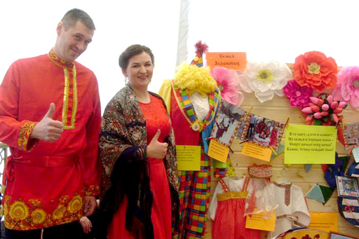 Изделия Абрамовых отличались своей оригинальностью. А обереги оказывали эмоциональное воздействие на посетителей выставки Изделия Абрамовых отличались своей оригинальностью. А обереги оказывали эмоциональное воздействие на посетителей выставки