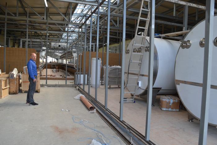 Идёт монтаж доильного зала