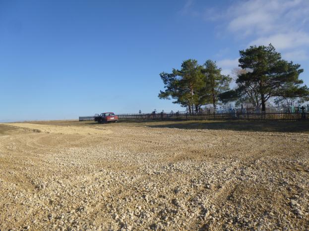 В Высокове завершен ремонт дороги к кладбищу