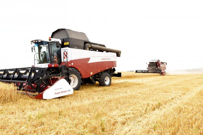 Новый «Акрос» – в строю комбайнов