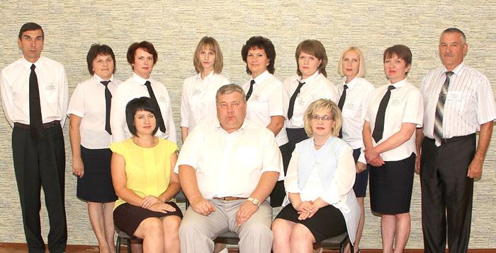 Коллектив Ардатовского районного суда: (слева направо впереди) судьи О.В. Зрилина, О.С. Борискин и председатель суда И.А. Минеева, (слева направо стоят) консультант Н.Н. Панкратов, главный специалист В.Ф. Русакова, помощник судьи Е.Г. Гавшина, В.Г. Кораблева (в настоящий момент не работает), секретарь судебного заседания Н.В. Прасолова, помощник судьи А.С. Орлова, секретарь суда Л.В. Корчагина, секретарь судебного заседания Т.Ф. Панкратова, администратор суда А.Н. Селезнев