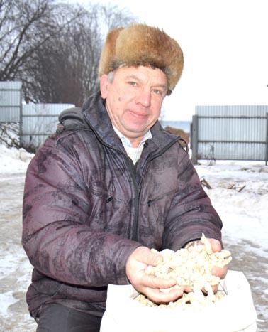 Агроном АО "Кузятовское" В.В. Костин: "Приятный хлебный аромат экструдированного корма добавляет аппетита буренкам" Агроном АО "Кузятовское" В.В. Костин: "Приятный хлебный аромат экструдированного корма добавляет аппетита буренкам"