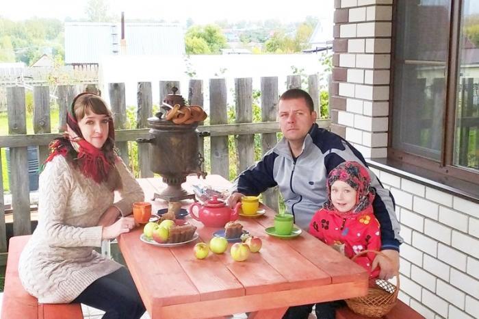 После бани Комковы любят посидеть у самовара