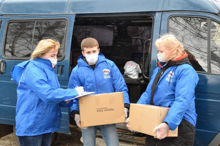Ардатовские и Мухтоловские волонтеры доставляли продуктовые наборы адресатам при строгом соблюдении масочного режима